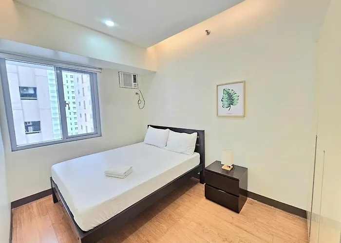 The Infinity Towers In Bgc - Spacious 2 Bedroom - View, Washer, Fast Wifi Apartment Manila