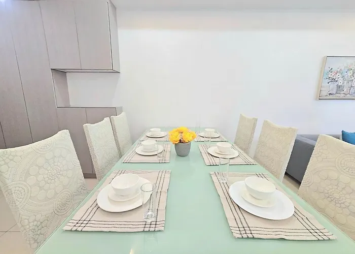 The Infinity Towers In Bgc - Spacious 2 Bedroom - View, Washer, Fast Wifi * Manila