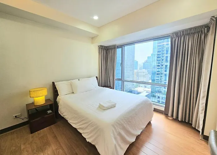 The Infinity Towers In Bgc - Spacious 2 Bedroom - View, Washer, Fast Wifi Apartment *